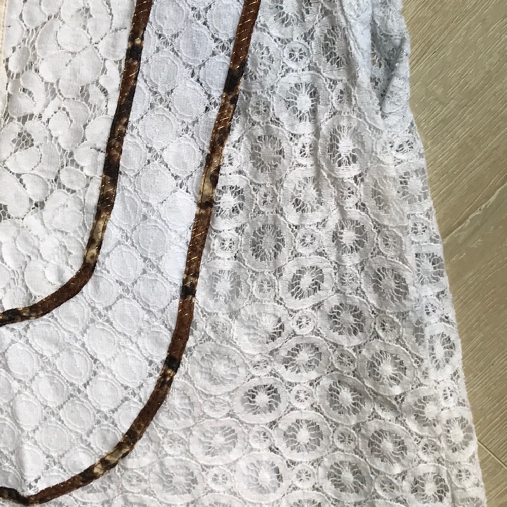 White lace dress by BCBGMaxazria - Picture 5 of 8